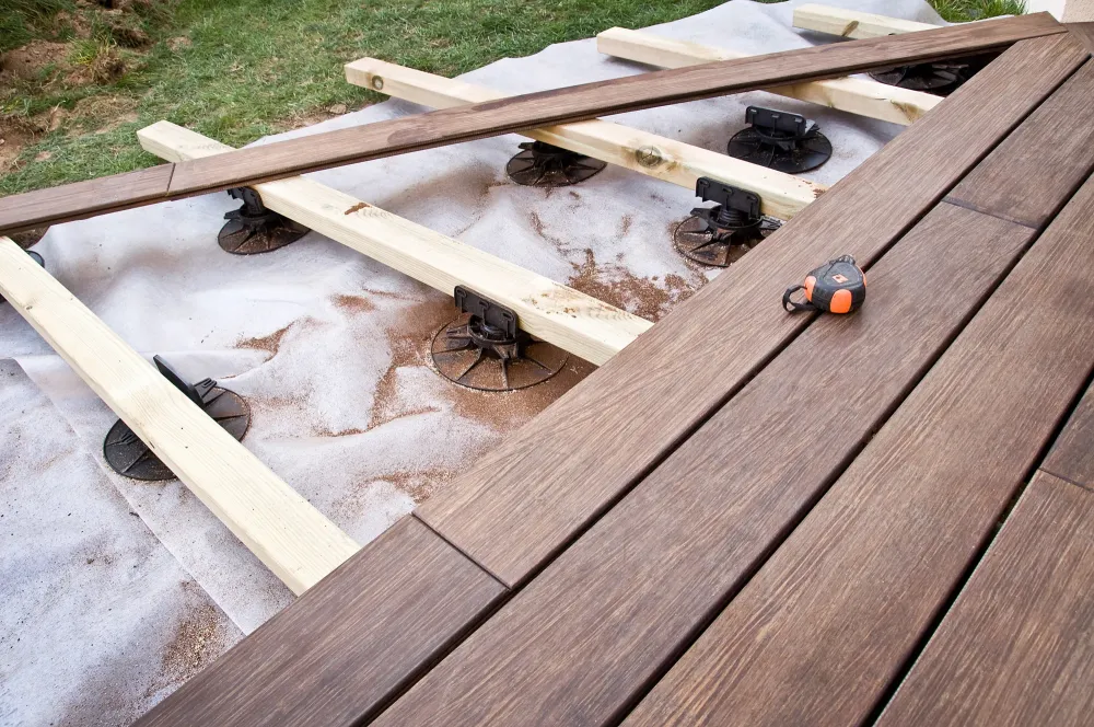 Terrasse bois près de Sauve