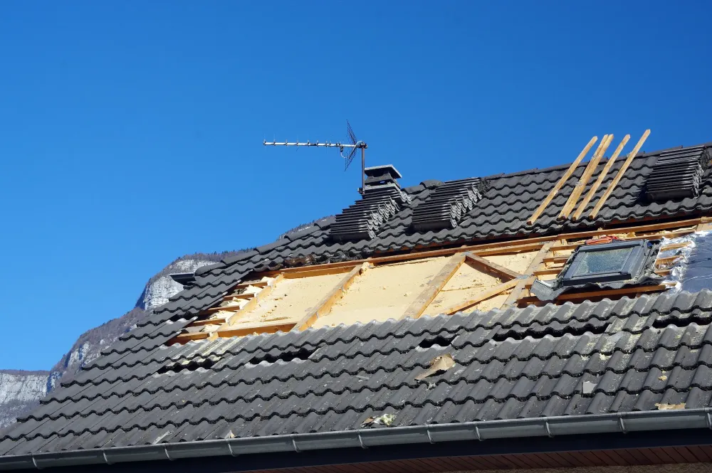 Remplacement tuiles près de Sauve